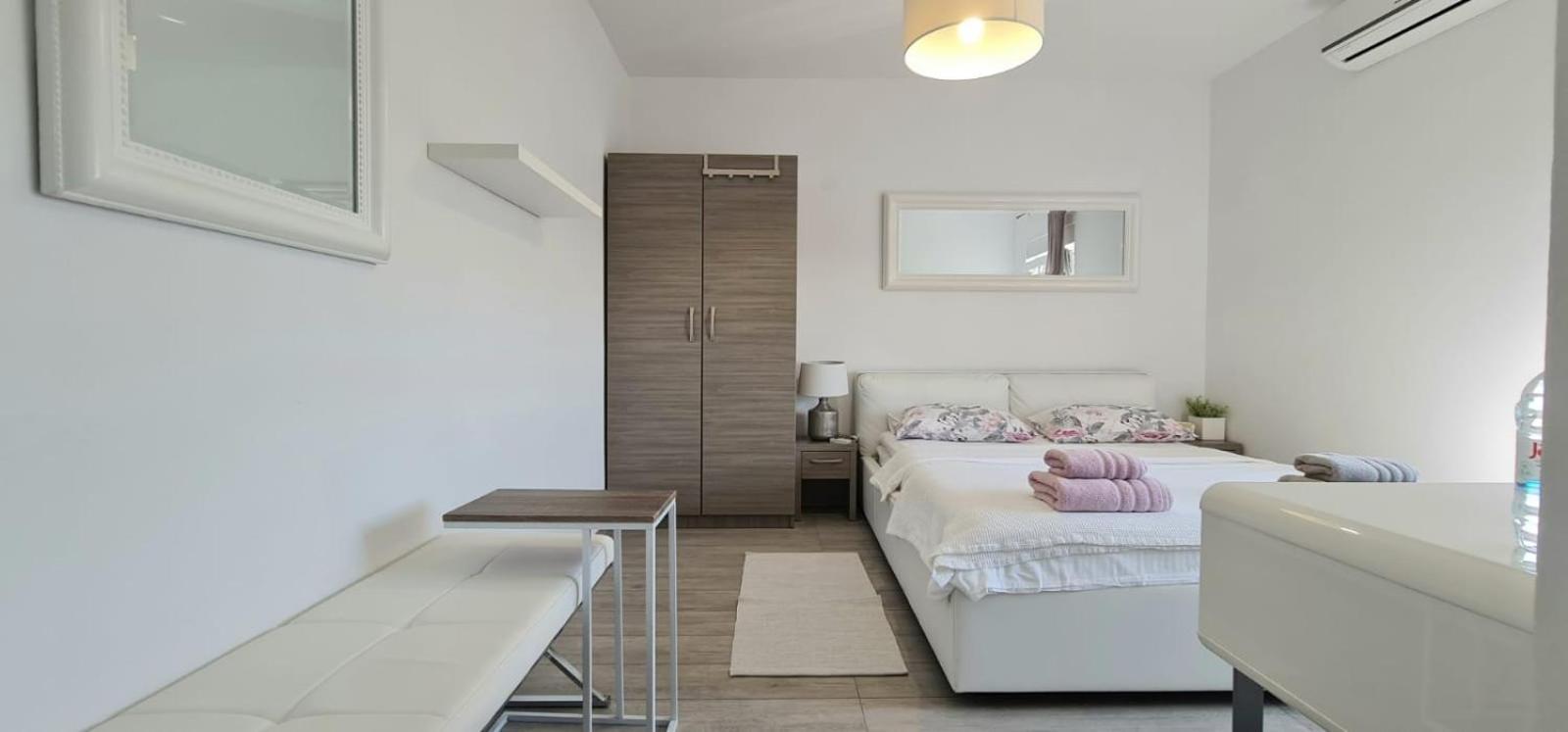 Lalic Gallery Villa بيبينيا الغرفة الصورة